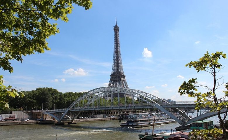 vikol009-paris-3881047_640 Image by Viktor Levit in Pixabay